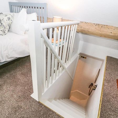 بورتون أُنذ ووتر Tuesday Cottage المظهر الخارجي الصورة