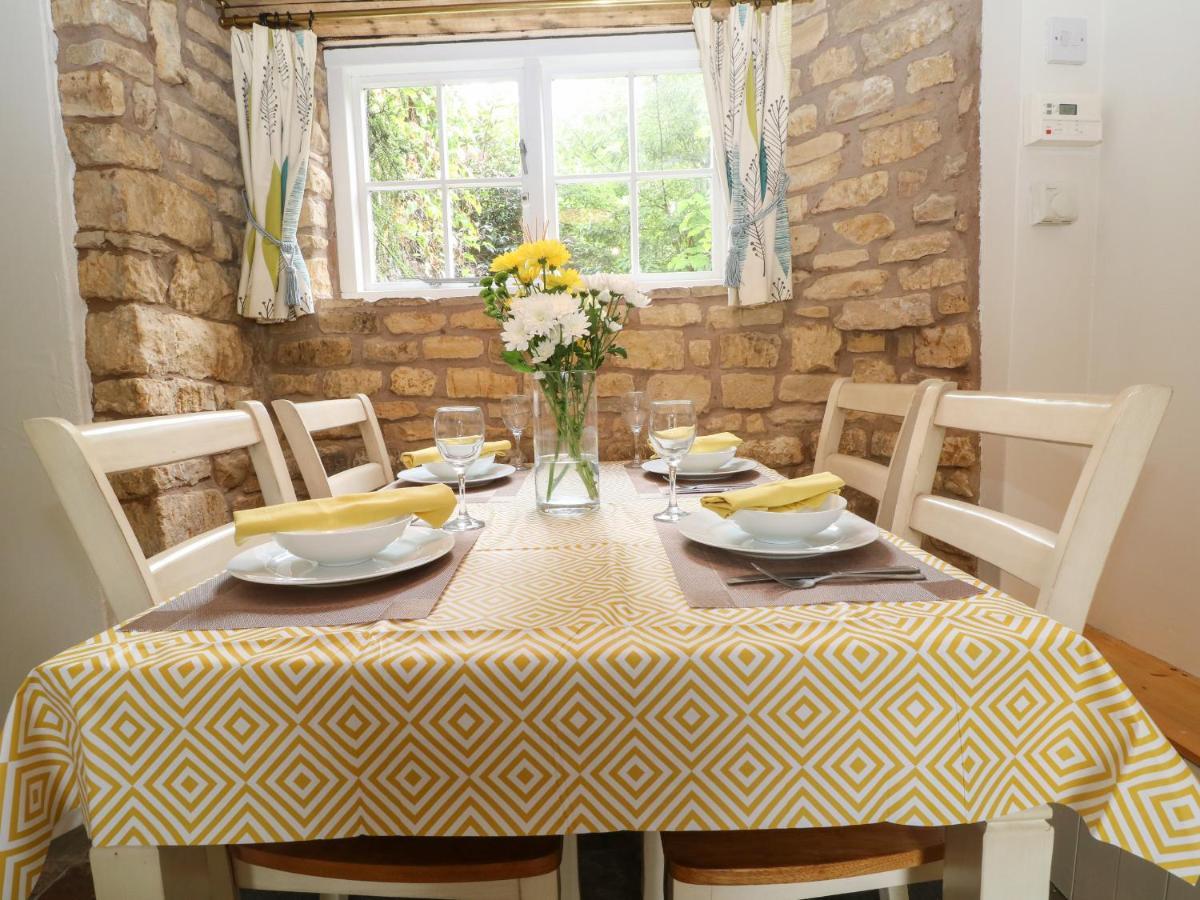 بورتون أُنذ ووتر Tuesday Cottage المظهر الخارجي الصورة