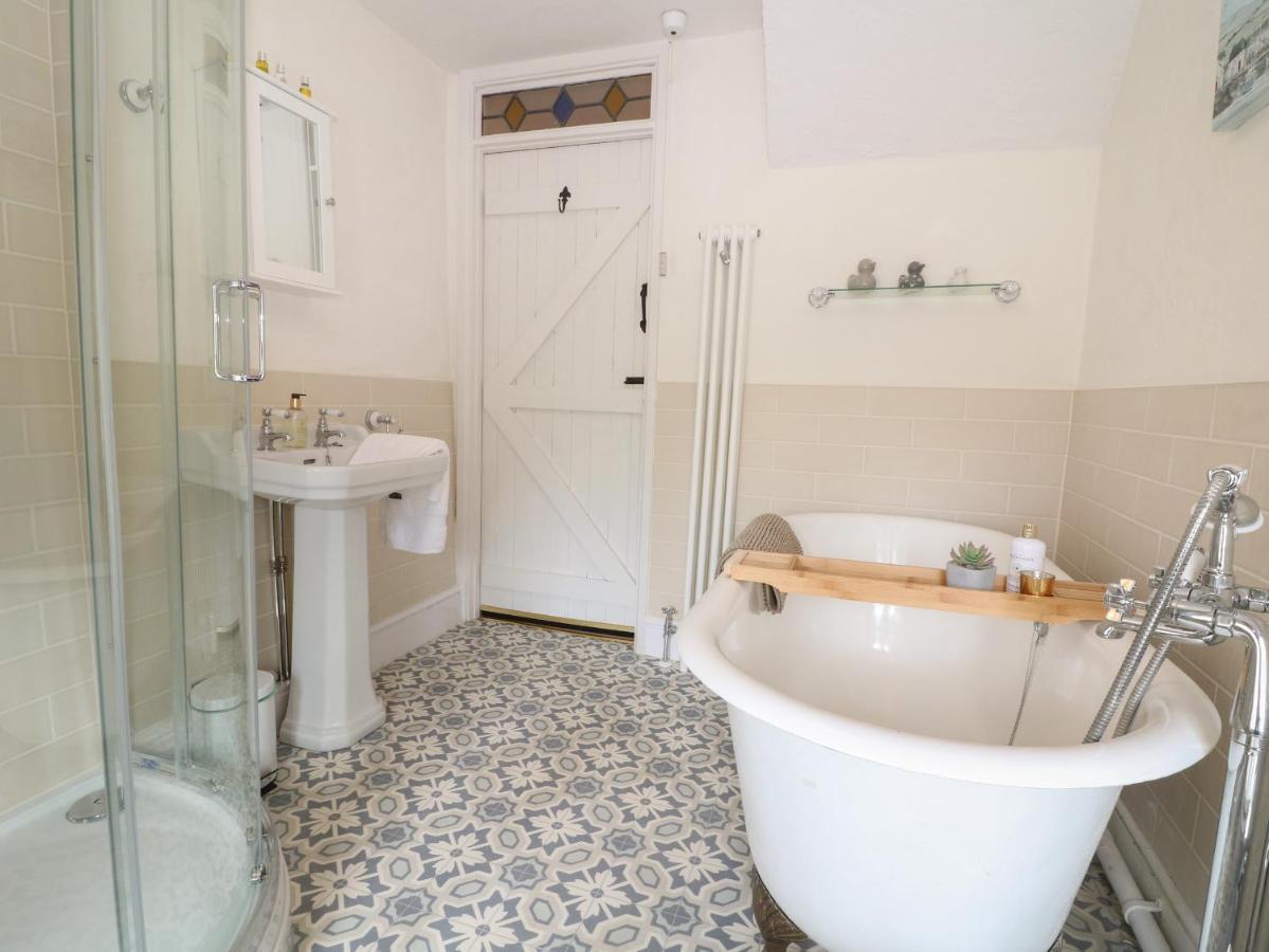 بورتون أُنذ ووتر Tuesday Cottage المظهر الخارجي الصورة